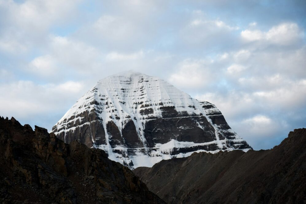 🌄 Lhasa to Mt. Kailash Mansarovar Budget Tour – A Spiritual Journey to the Himalayas